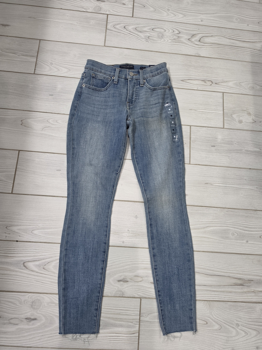 Lucky Brand Faded Blue Skinny Jeans NWT